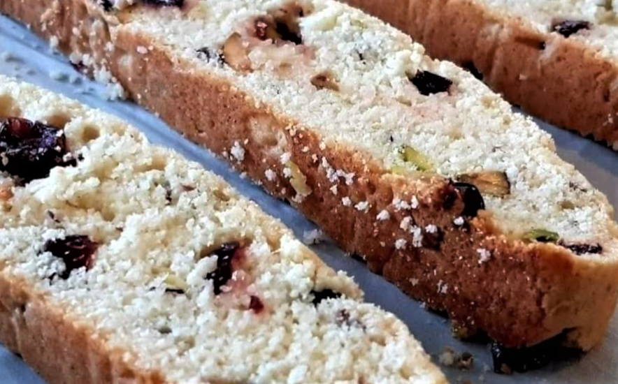 Biscotti con mirtilli rossi e pistacchi